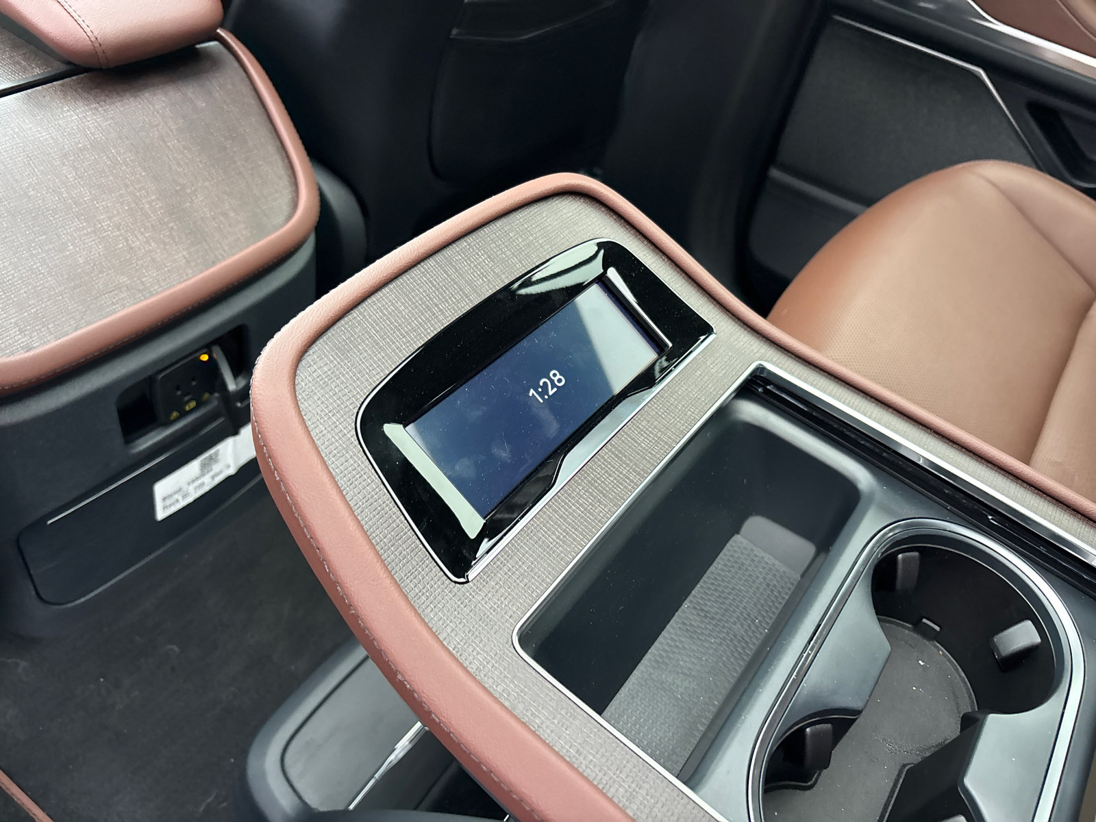 New 2026 Lincoln Navigator L Reserve AWD/4WD image 32