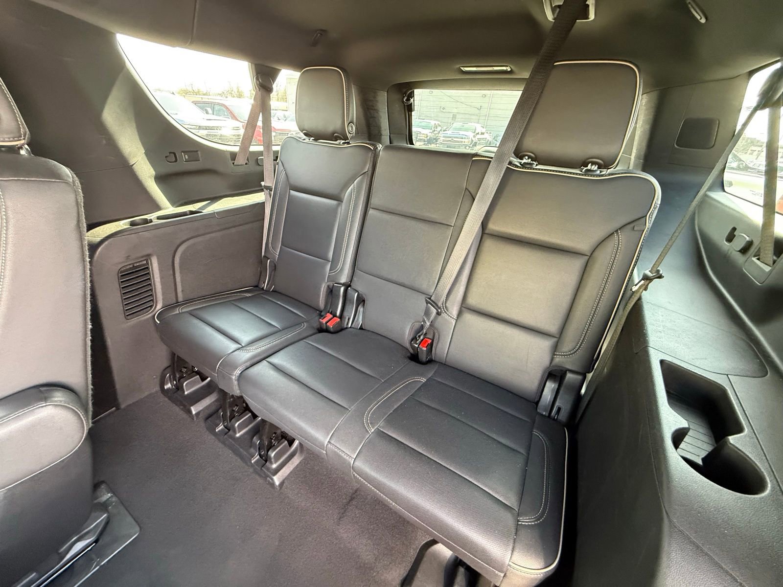 Used 2023 Chevrolet Suburban Premier image 27