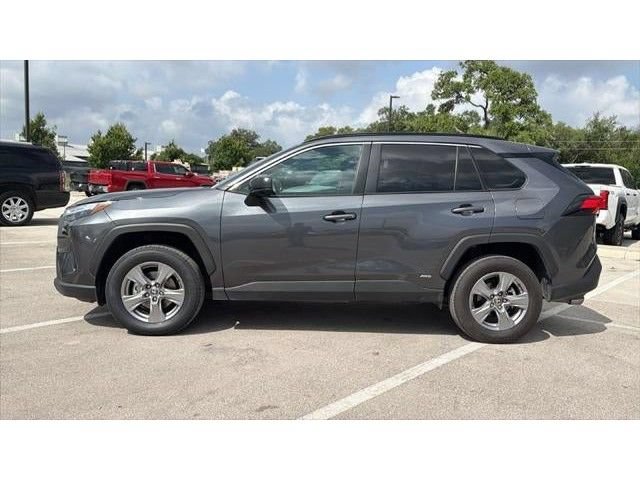 Certified 2025 Toyota RAV4 LE AWD/4WD image 10