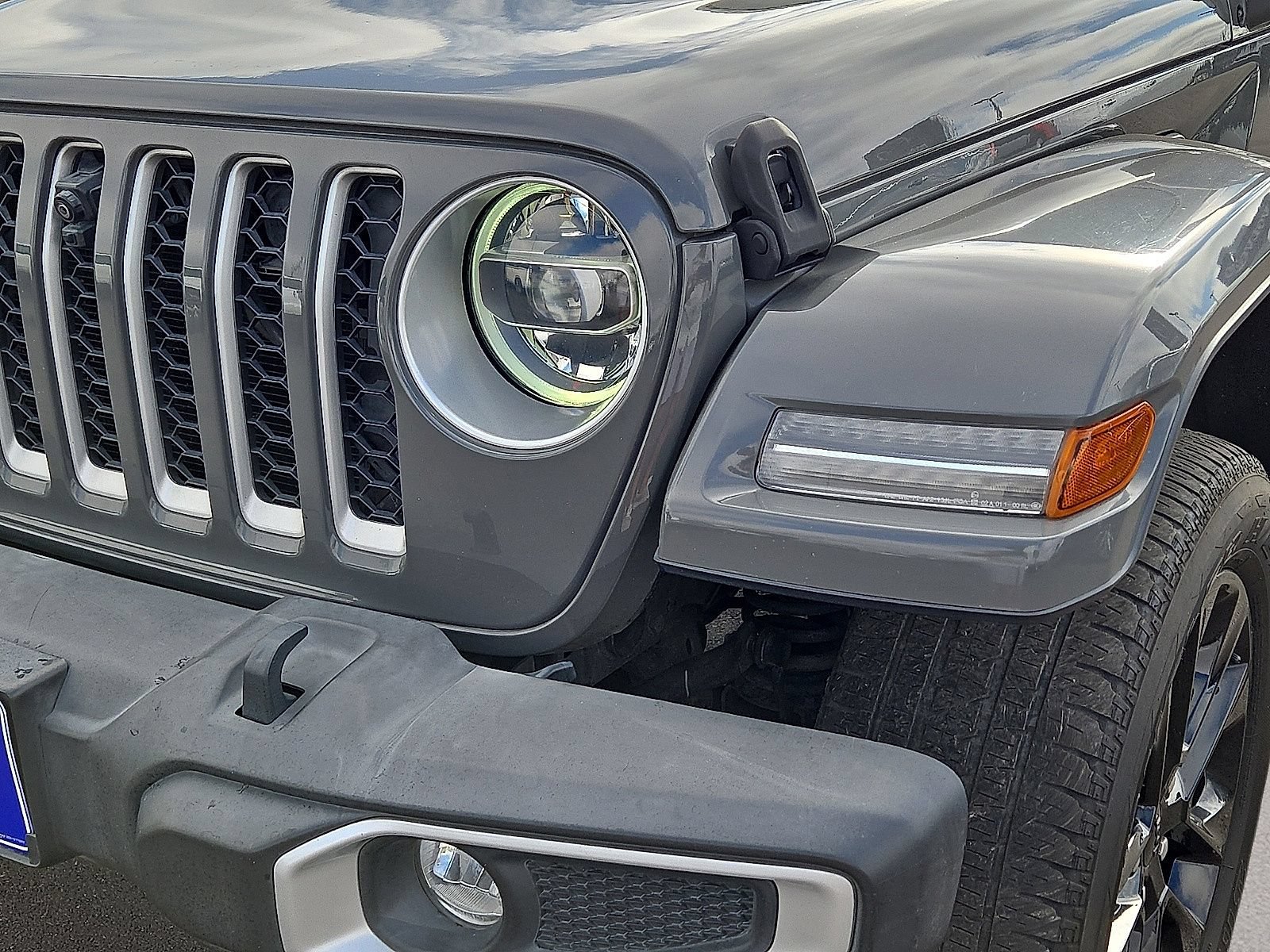 Used 2021 Jeep Wrangler Unlimited Sahara w/ Cold Weather Group AWD/4WD image 9