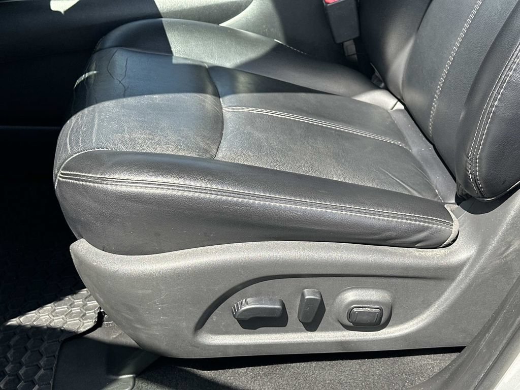 Used 2019 Nissan Pathfinder SL FWD image 18