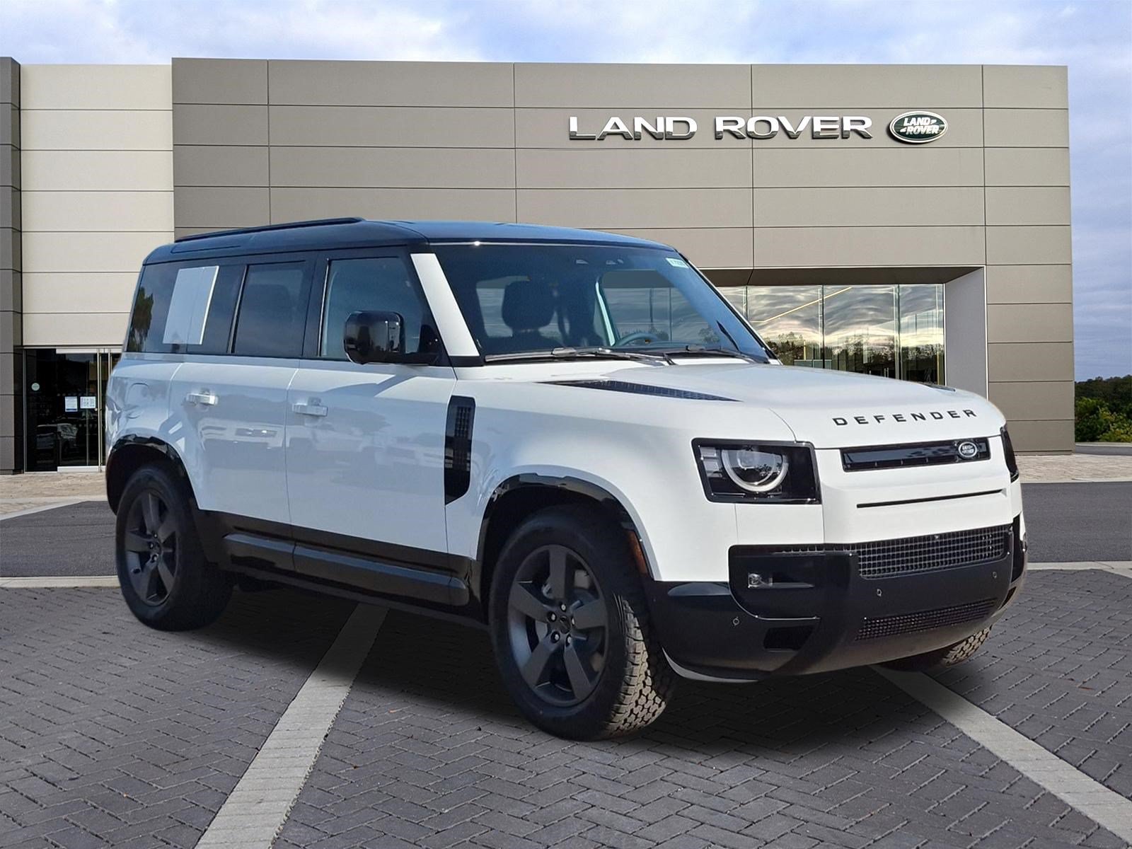 New 2026 Land Rover Defender 110 X-Dynamic SE AWD/4WD image 3