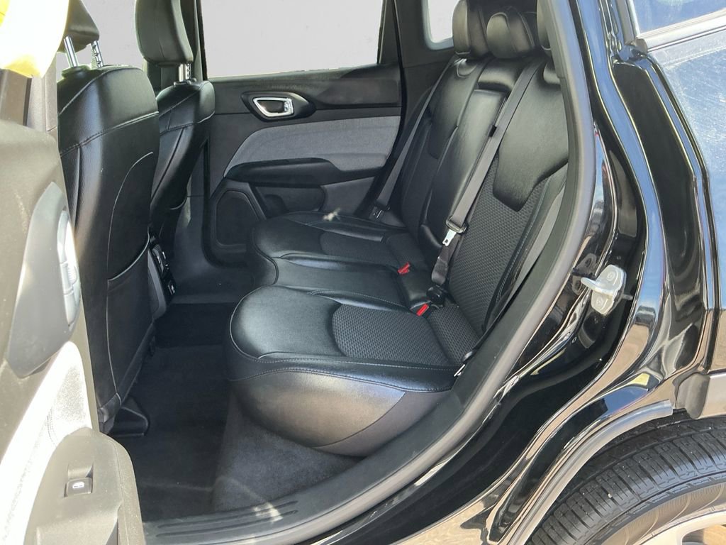 Used 2024 Jeep Compass Latitude image 13