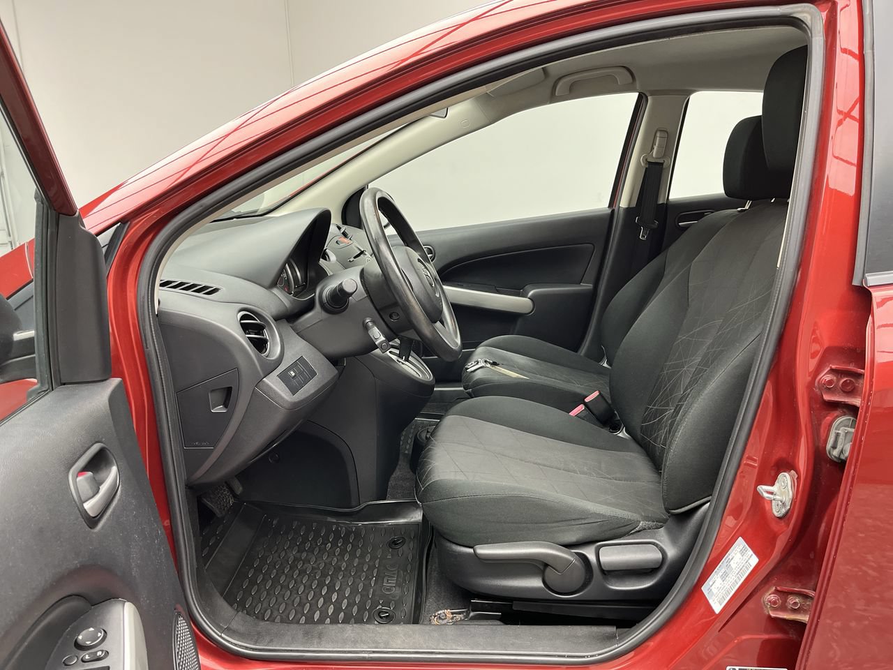 Used 2014 MAZDA MAZDA2 Sport FWD video 3