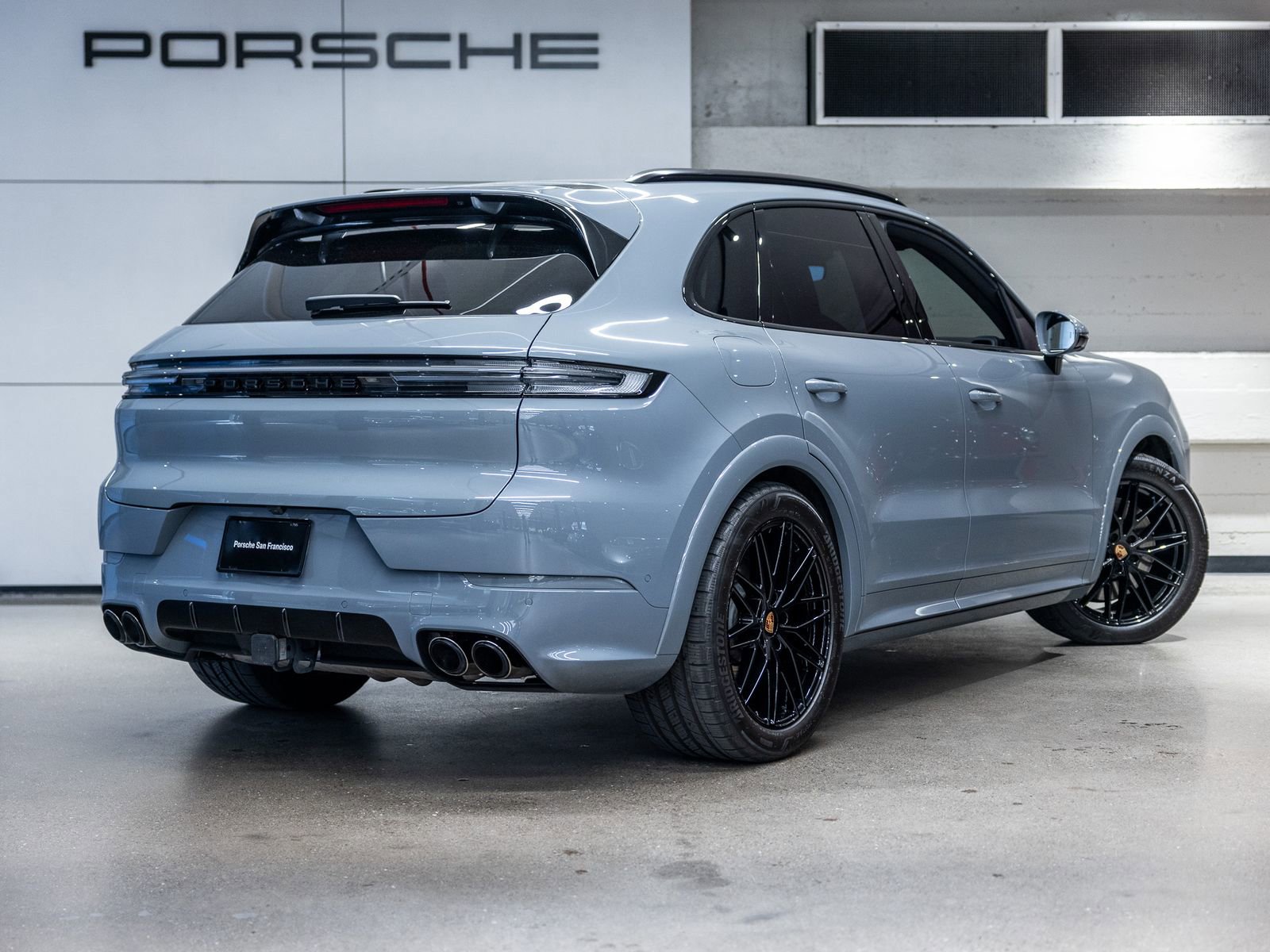 Certified 2025 Porsche Cayenne GTS image 8