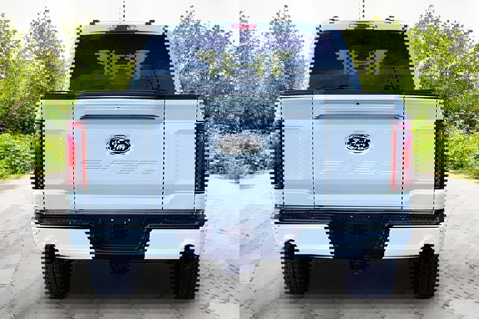 Used 2025 Ford F150 Lariat w/ Equipment Group 502A High image 4