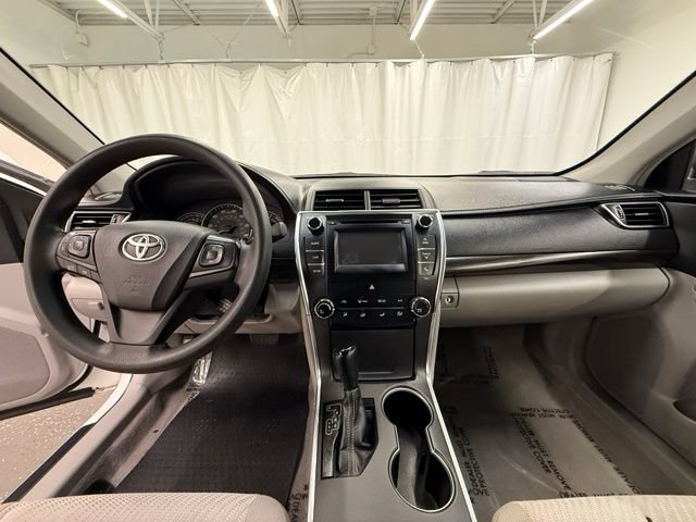 Used 2015 Toyota Camry LE FWD image 18