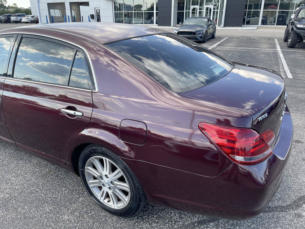 Used 2008 Toyota Avalon XLS FWD image 12