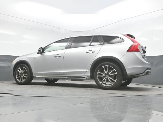 Used 2017 Volvo V60 T5 Cross Country w/ Convenience Package AWD/4WD image 36