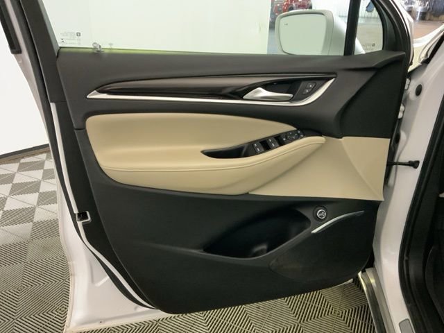 Used 2018 Buick Enclave Essence image 18