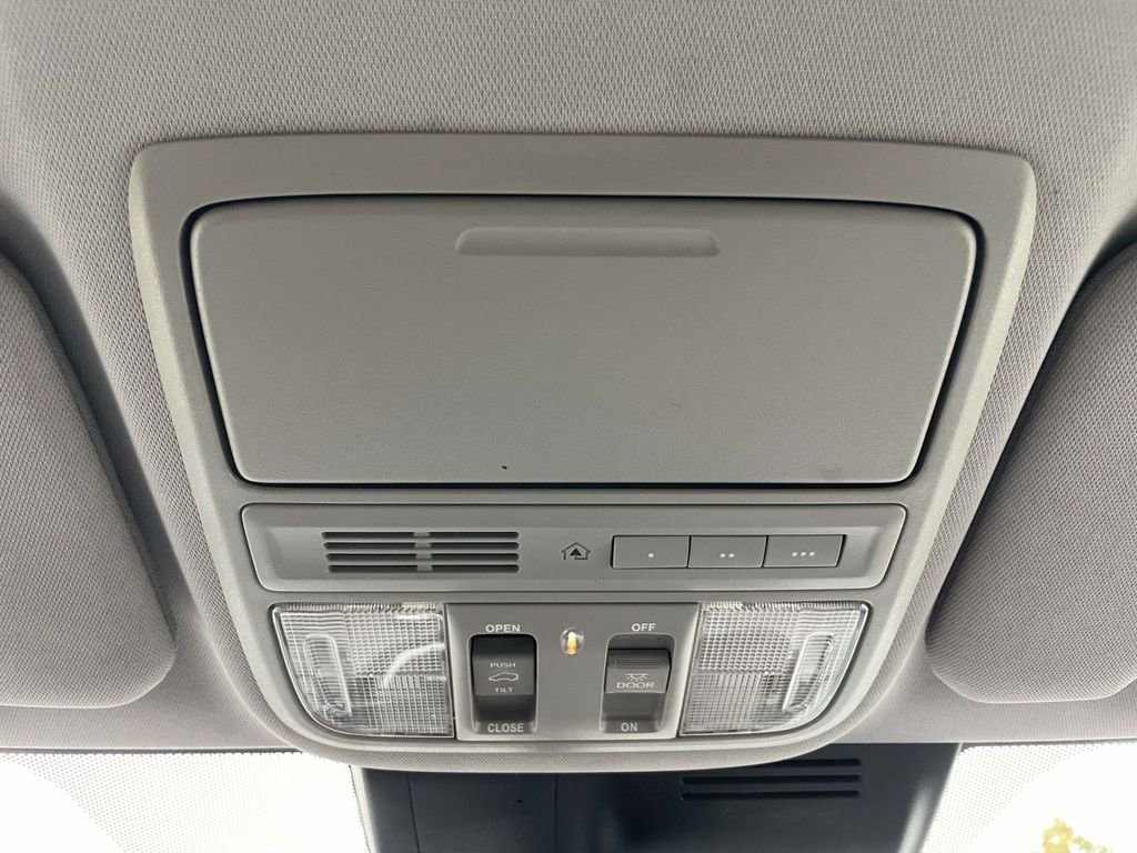 Used 2022 Honda CR-V Touring image 34