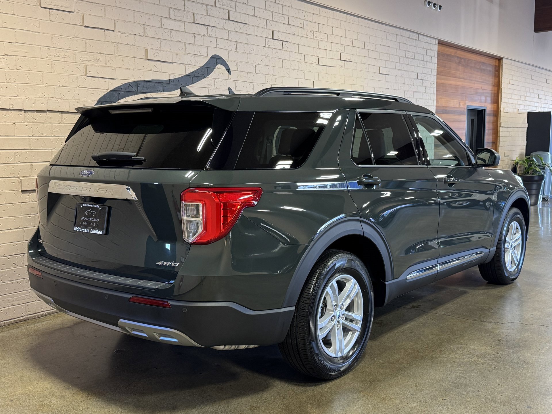 Used 2023 Ford Explorer XLT w/ Equipment Group 202A image 4