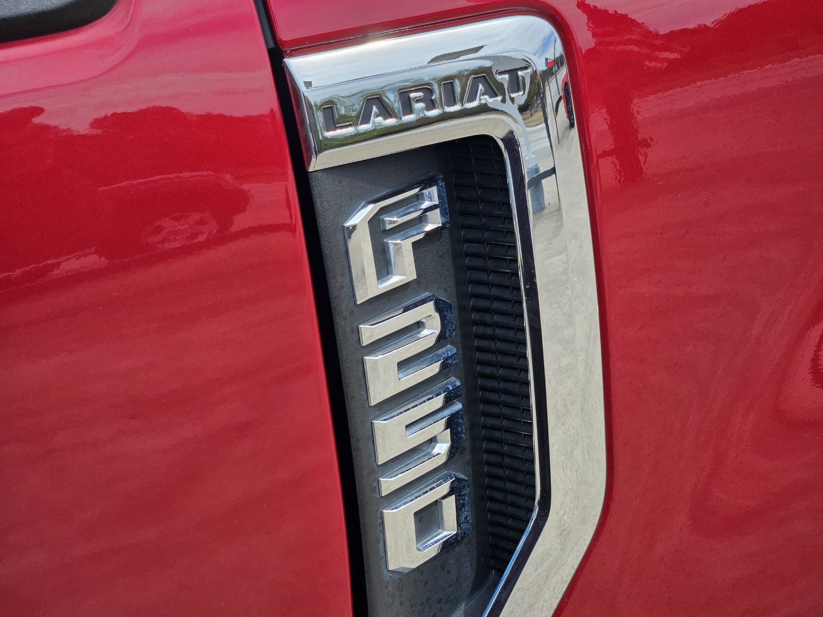 Used 2018 Ford F250 Lariat w/ Lariat Ultimate Package AWD/4WD image 14