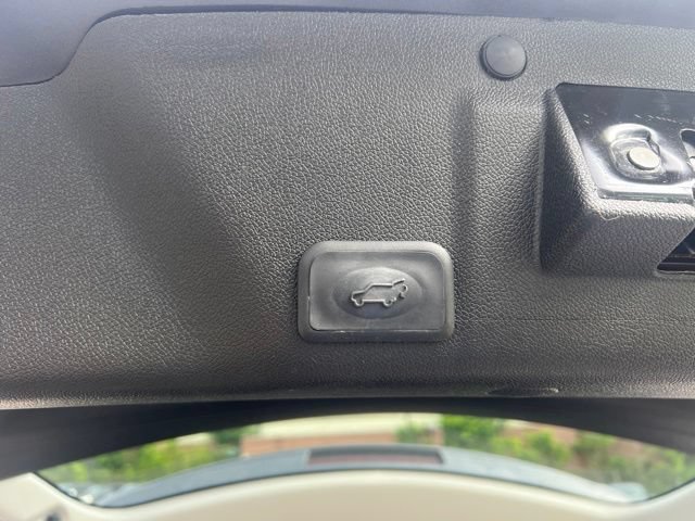 Used 2012 GMC Acadia SLE FWD image 16