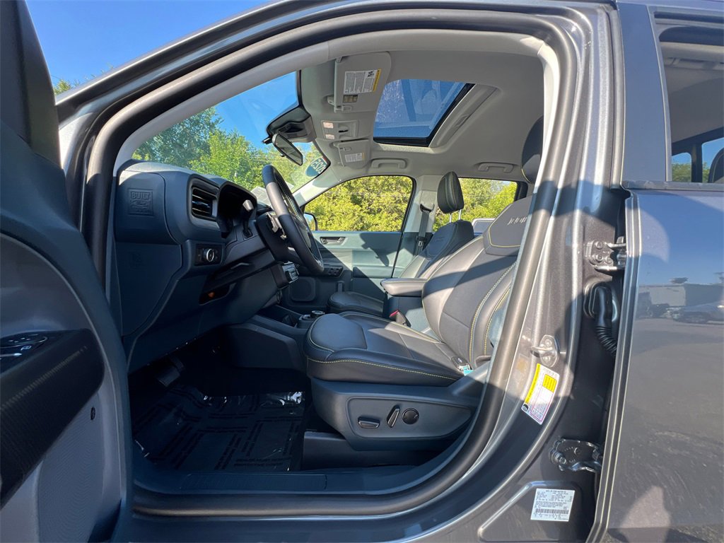 Used 2025 Ford Maverick Lobo image 30