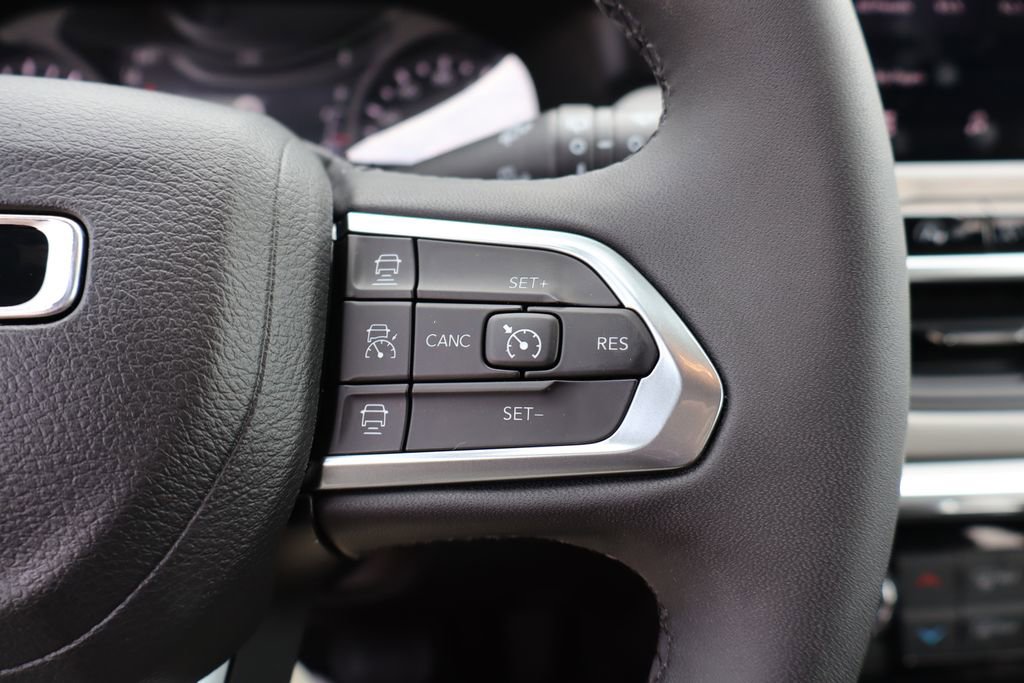 Used 2024 Jeep Compass Limited image 16