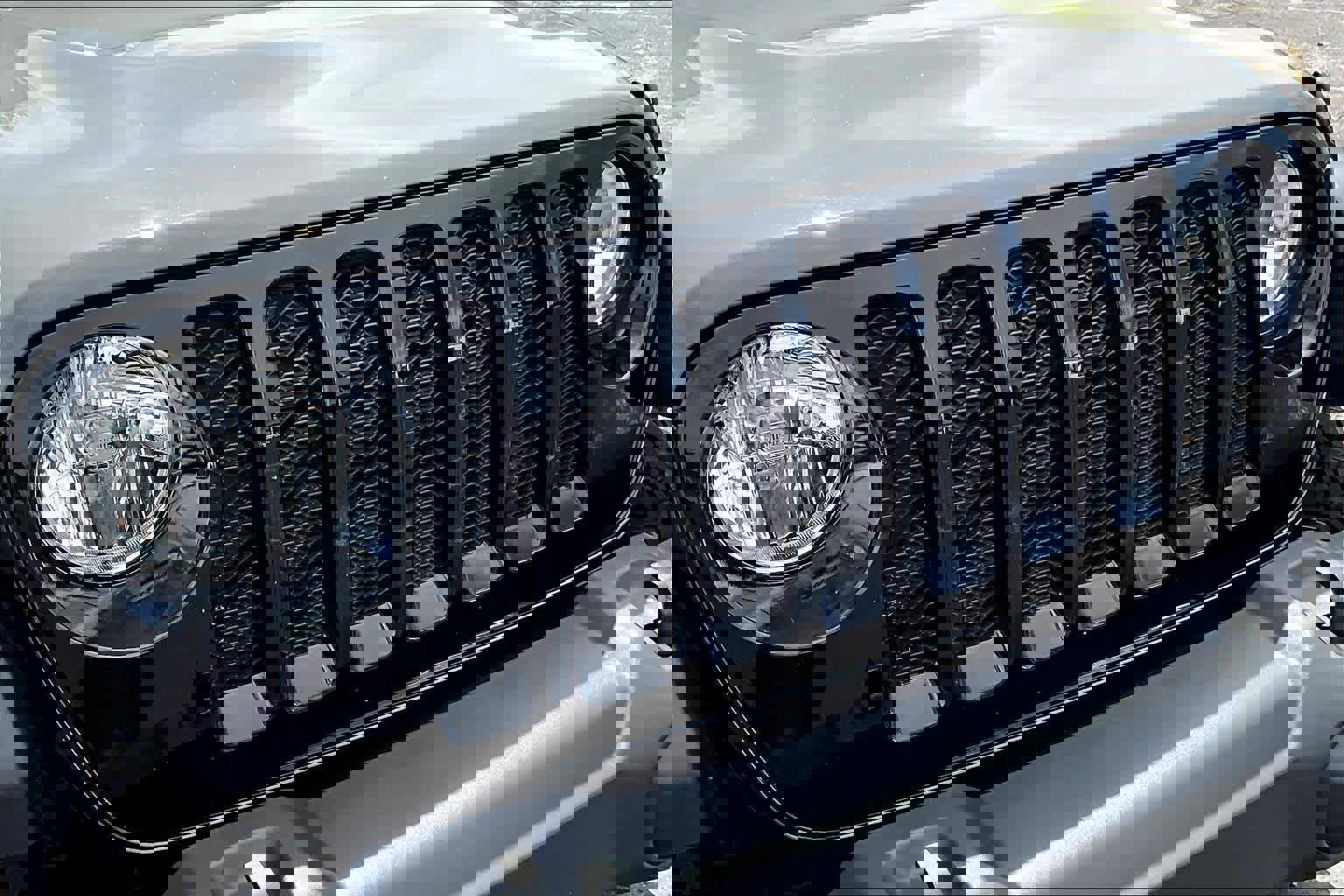 Used 2022 Jeep Wrangler Sport image 29