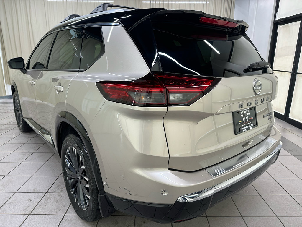 Used 2026 Nissan Rogue Platinum w/ Platinum Premium Package image 9