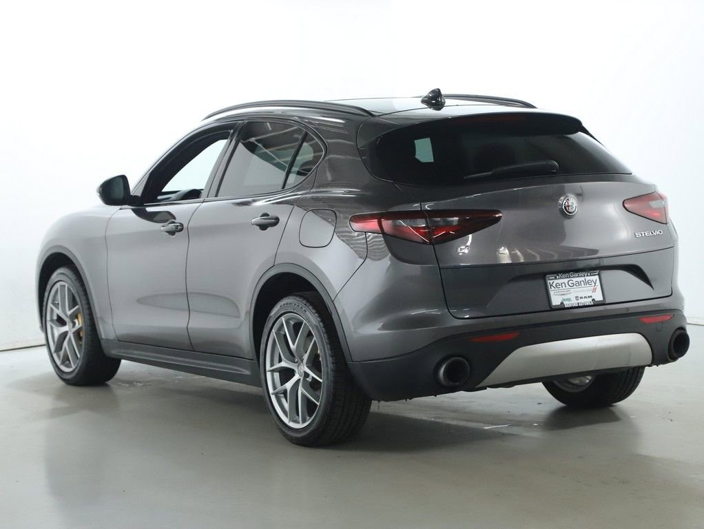 Used 2018 Alfa Romeo Stelvio Ti Sport image 41