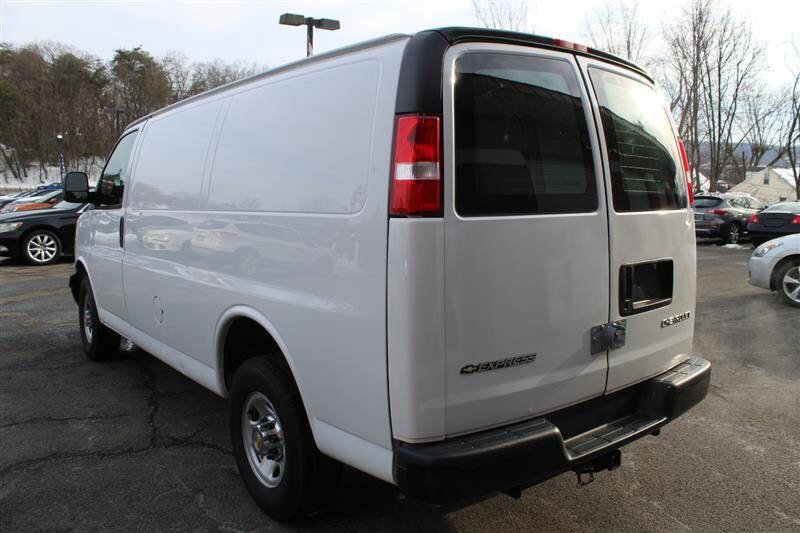 Used 2022 Chevrolet Express 2500 w/ Driver Convenience Package image 13
