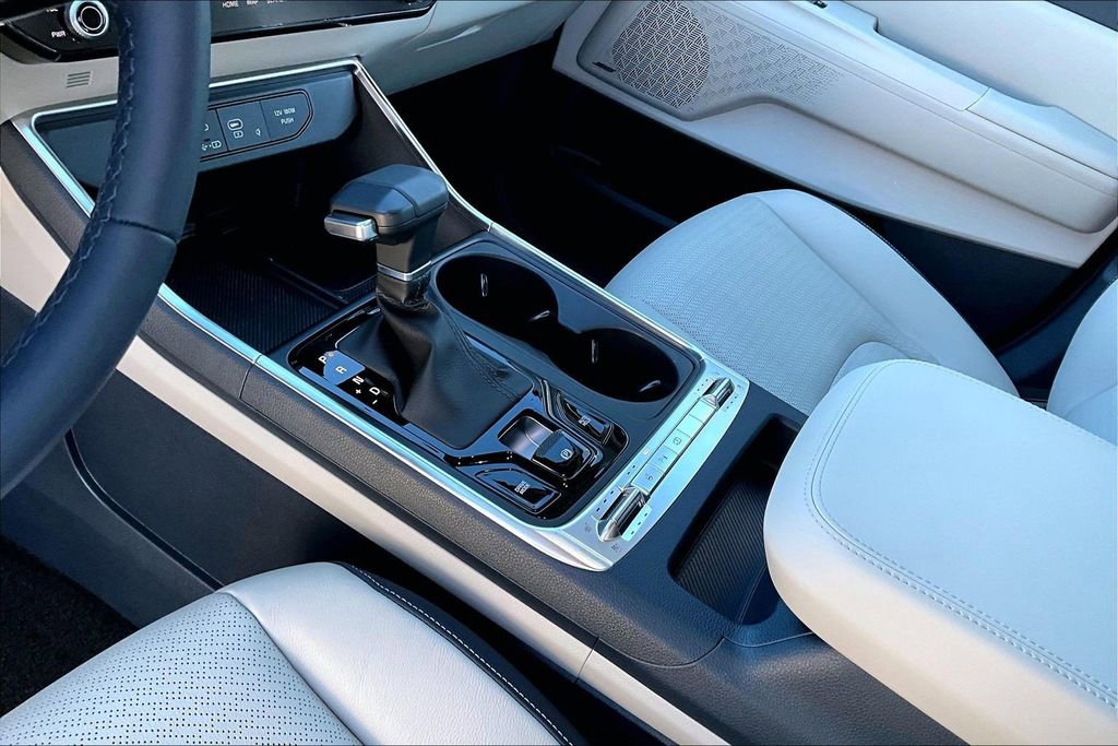 Certified 2025 Kia Carnival SX Prestige image 10