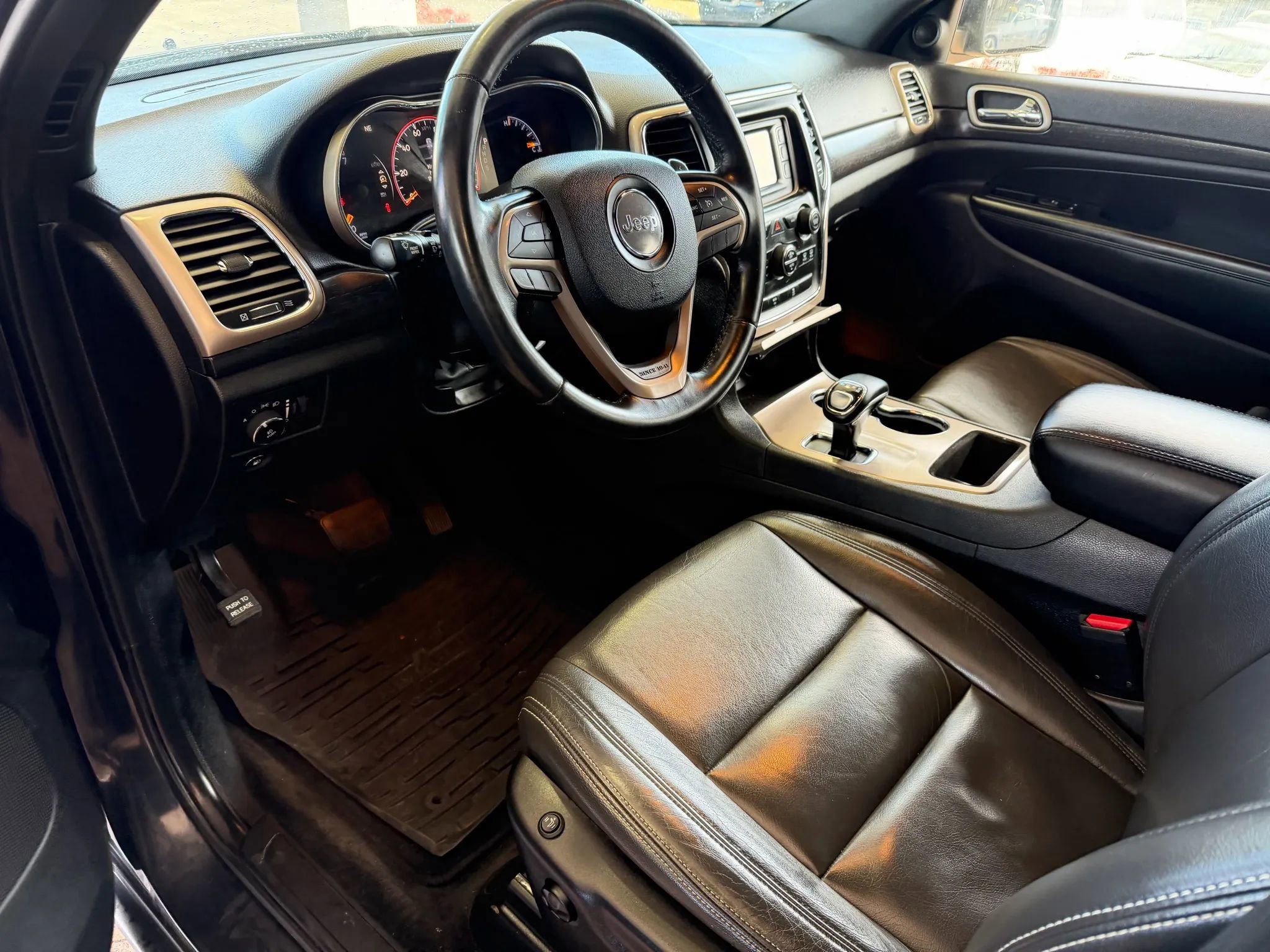 Used 2015 Jeep Grand Cherokee Laredo w/ Quick Order Package 23E image 7