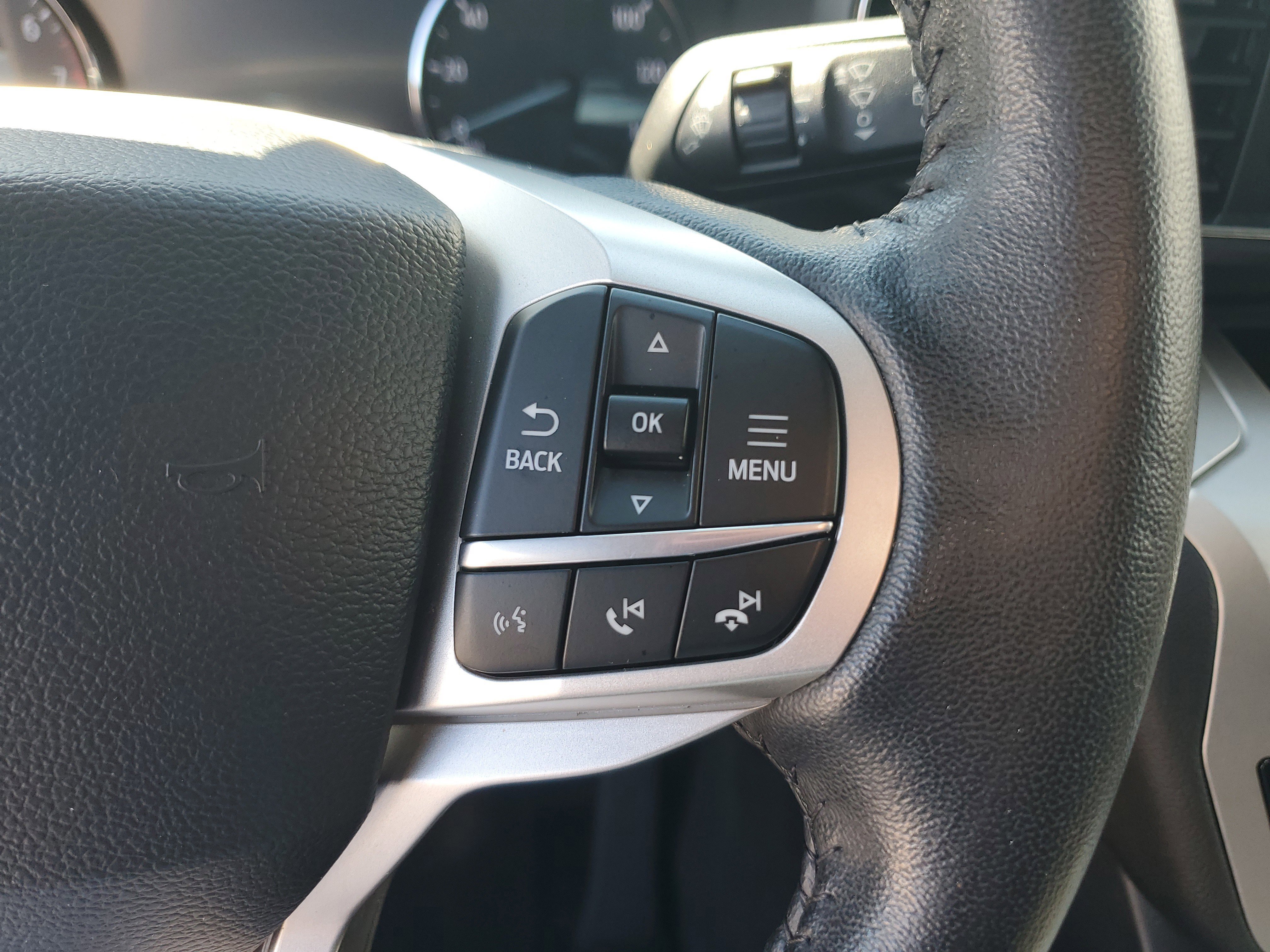 Used 2022 Ford Explorer XLT w/ Equipment Group 202A image 25