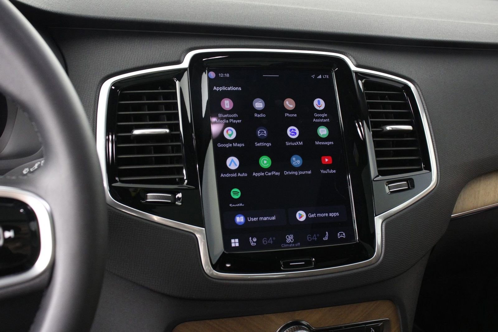 Certified 2024 Volvo XC90 T8 Plus AWD/4WD image 9