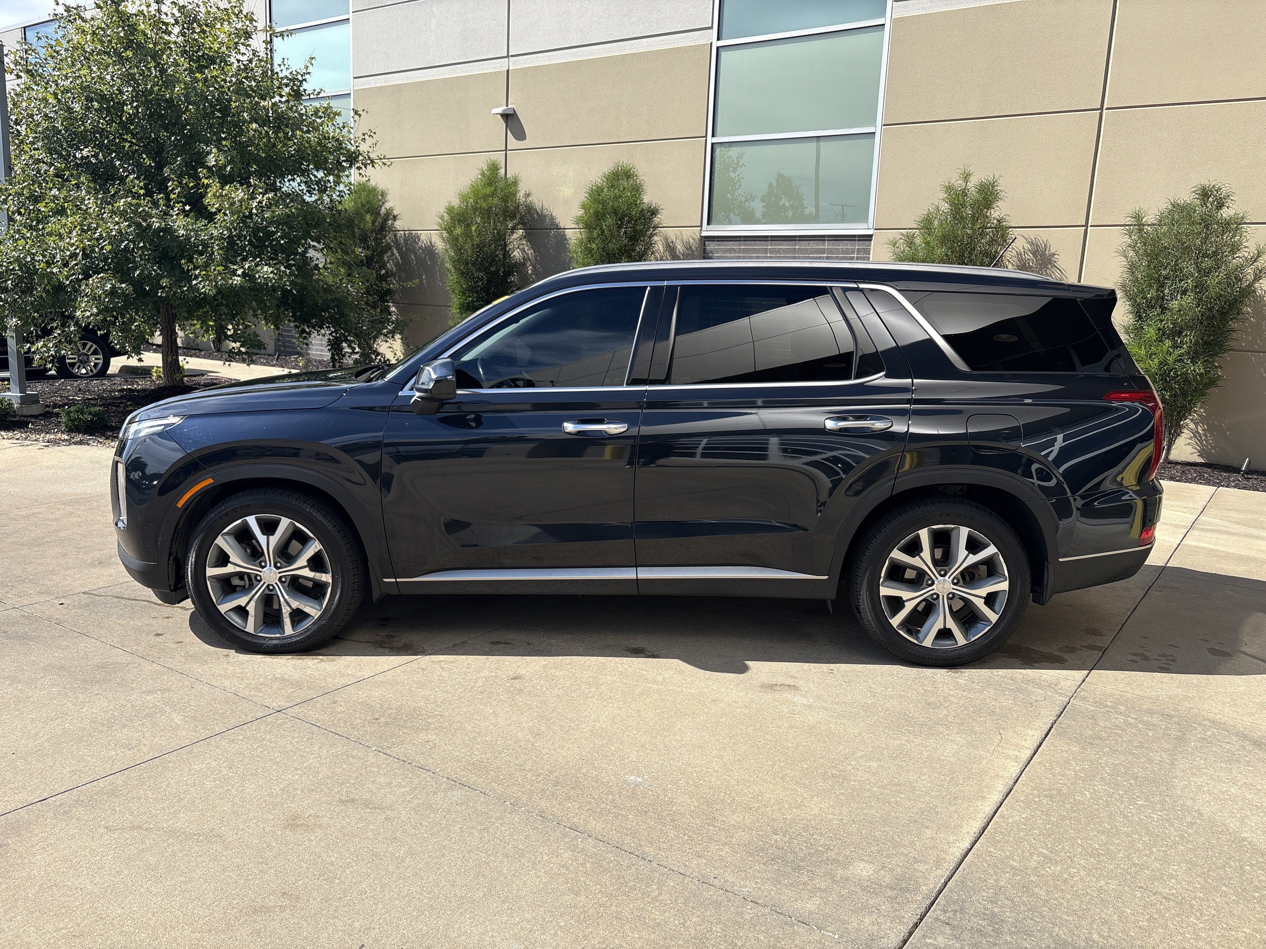 Used 2020 Hyundai Palisade SEL w/ Premium Package FWD image 24