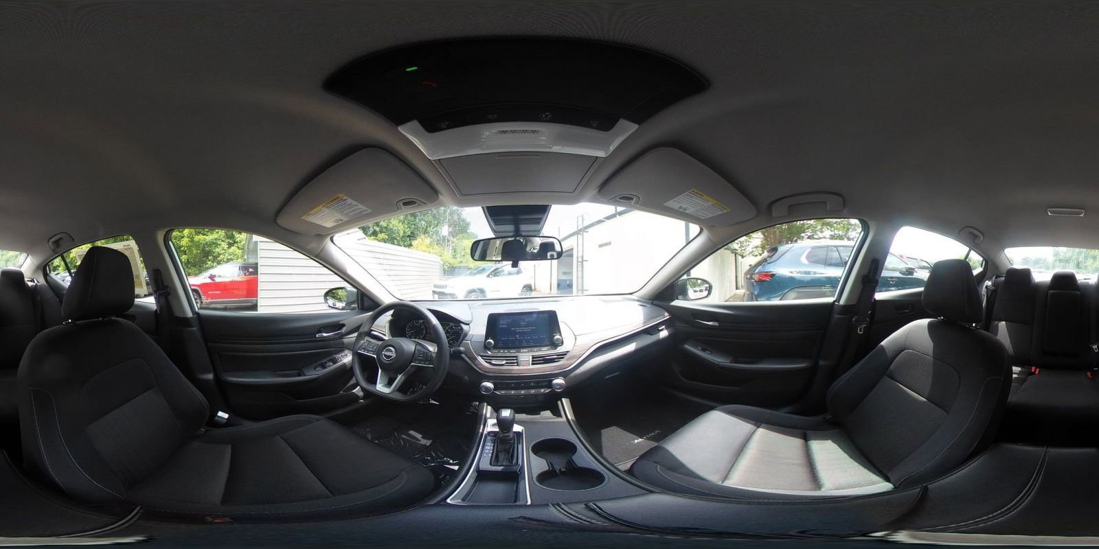 Used 2025 Nissan Altima 2.5 SV FWD image 37