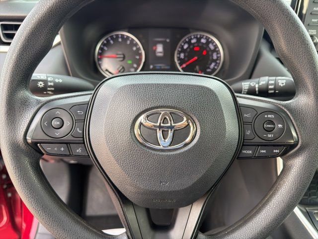 Used 2022 Toyota RAV4 XLE FWD image 18
