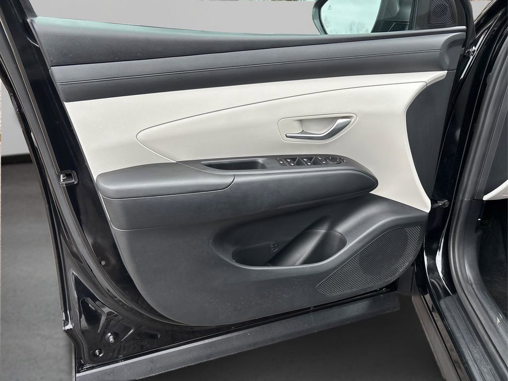 Certified 2025 Hyundai Tucson SE image 23