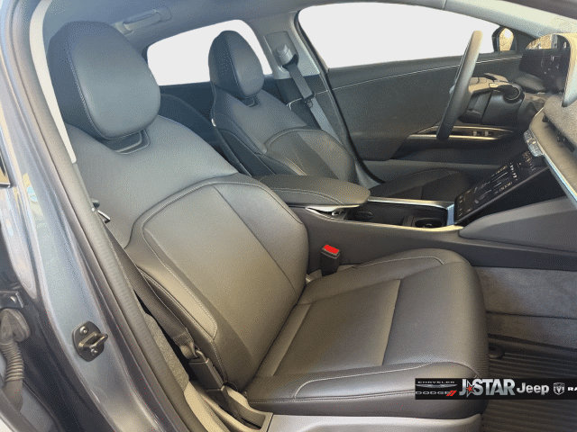 Used 2025 Lucid Air Pure RWD image 12