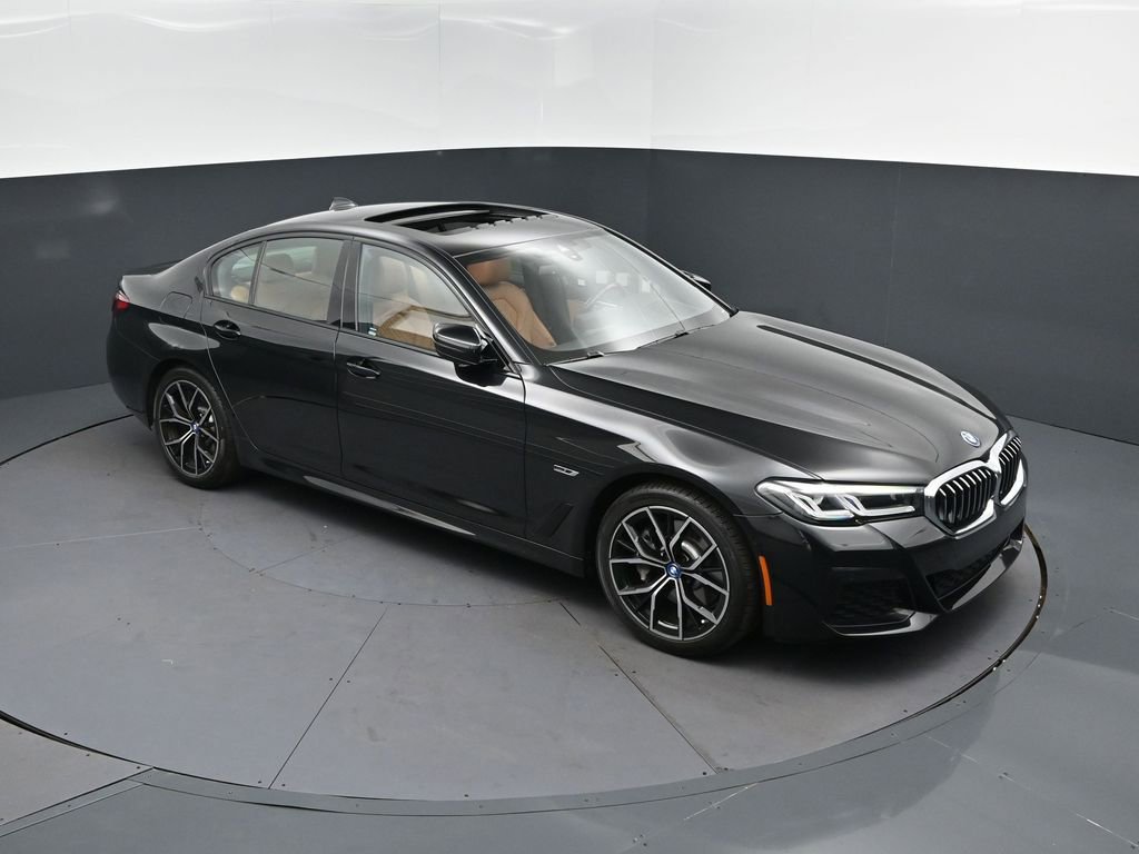 Certified 2023 BMW 530e w/ M Sport Package image 36