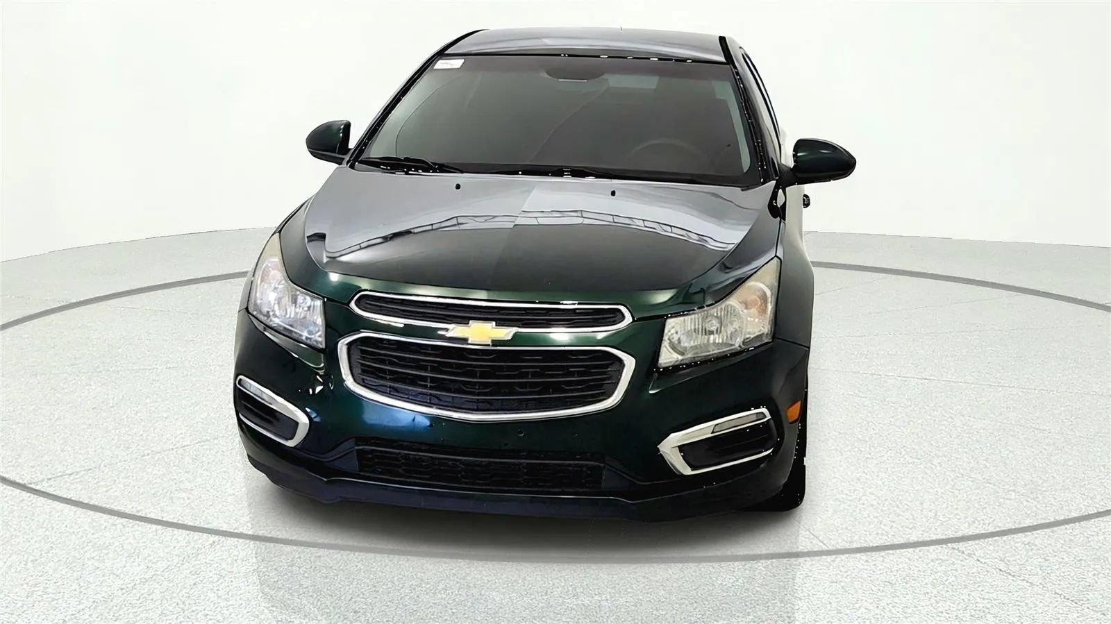 Used 2015 Chevrolet Cruze LT FWD image 2