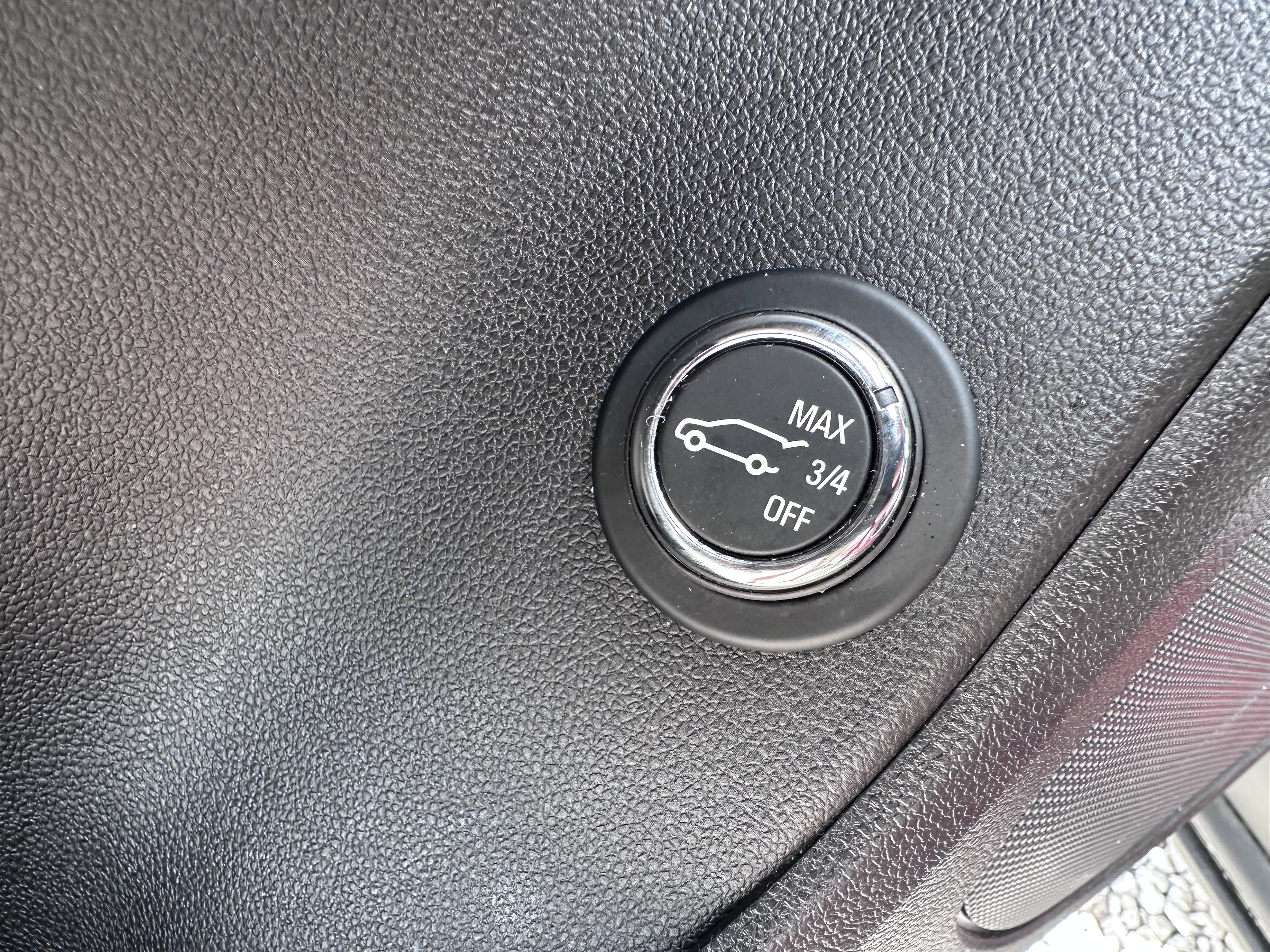 Used 2024 Chevrolet Blazer LT w/ Convenience Package image 16