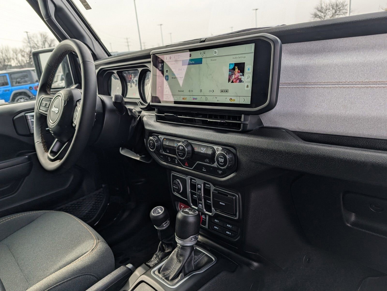 Used 2024 Jeep Wrangler Willys image 26