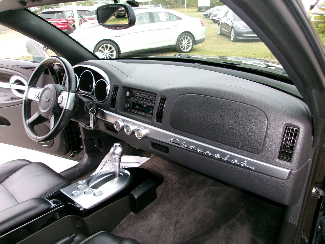 Used 2003 Chevrolet SSR w/ Preferred Equipment Group image 16