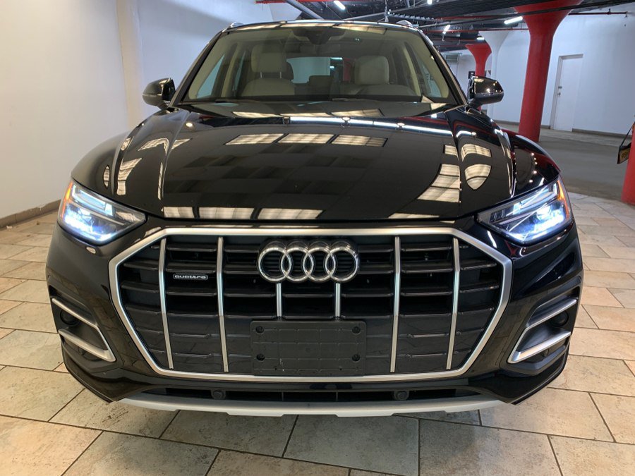 Used 2023 Audi Q5 2.0T Premium w/ Convenience Package AWD/4WD image 3