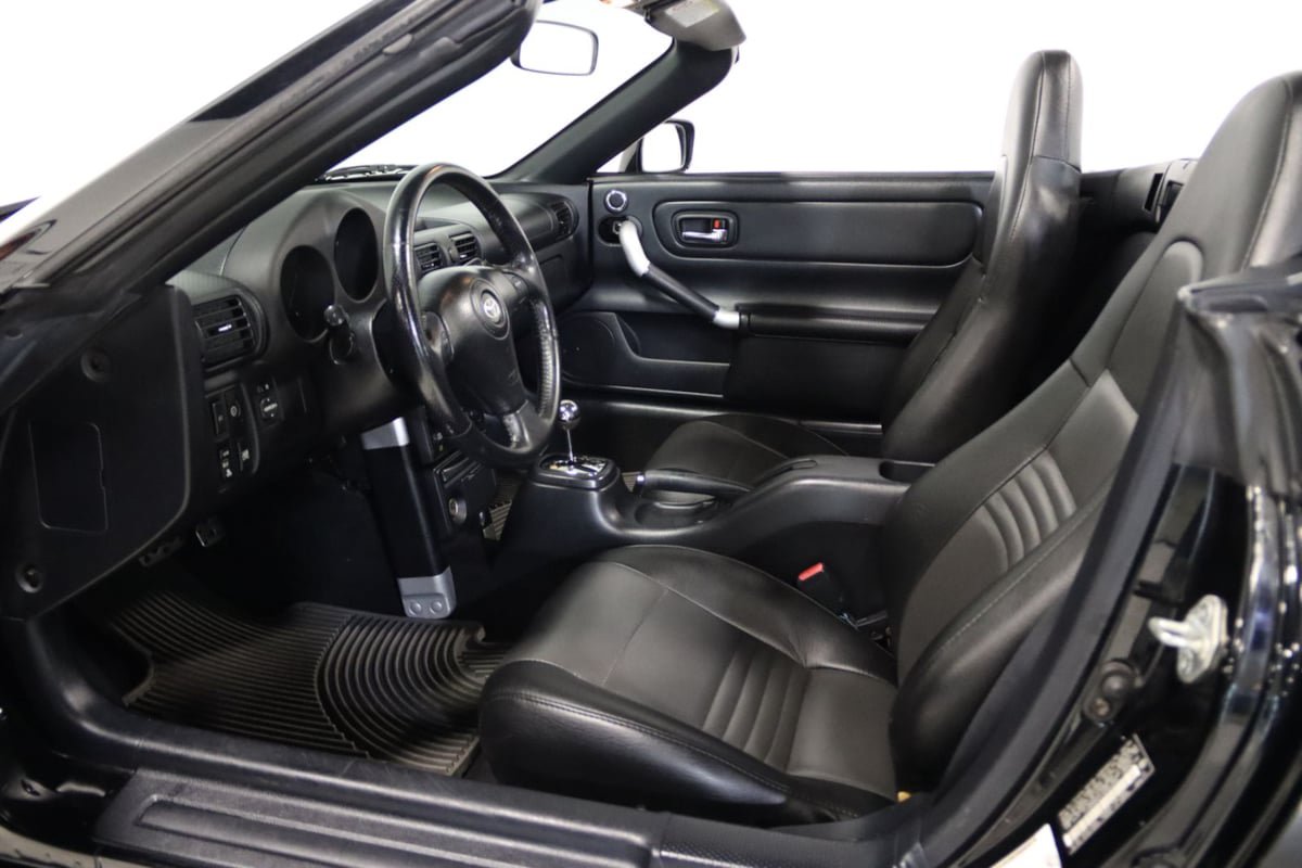 Used 2004 Toyota MR2 RWD image 39