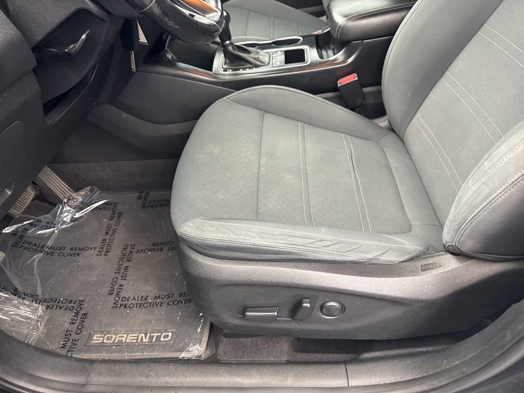 Used 2016 Kia Sorento LX w/ LX Convenience Package image 29