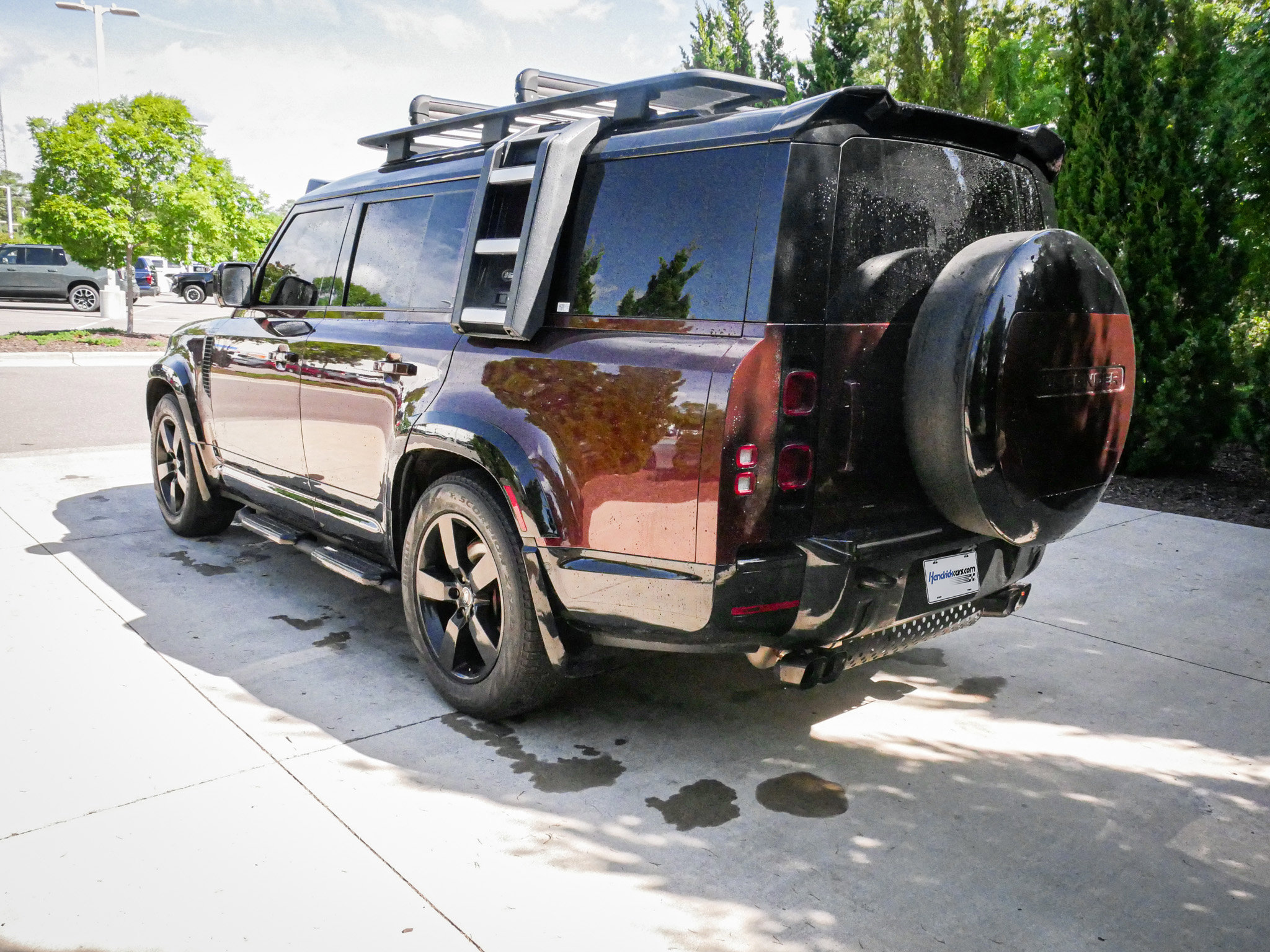 Used 2023 Land Rover Defender 130 X-Dynamic SE AWD/4WD image 9