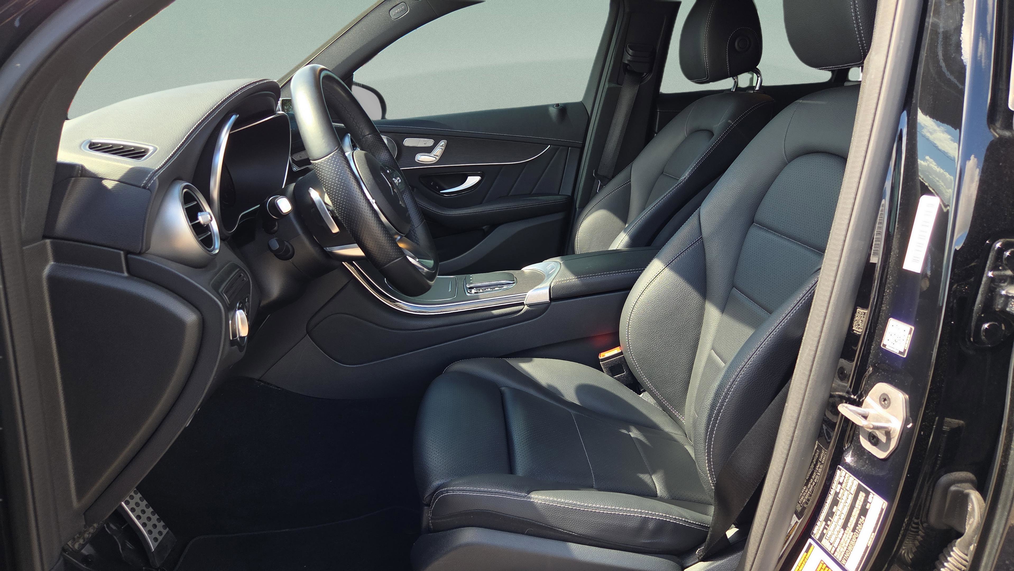 Used 2023 Mercedes-Benz GLC 300 4MATIC Coupe image 15