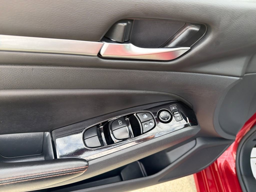 Used 2024 Nissan Altima 2.5 SR image 16