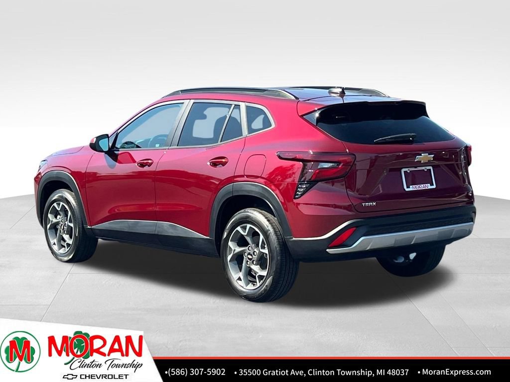 Certified 2024 Chevrolet Trax LT w/ LT Convenience Package FWD image 4