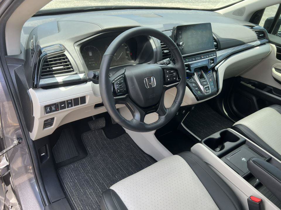 Used 2025 Honda Odyssey Elite image 17