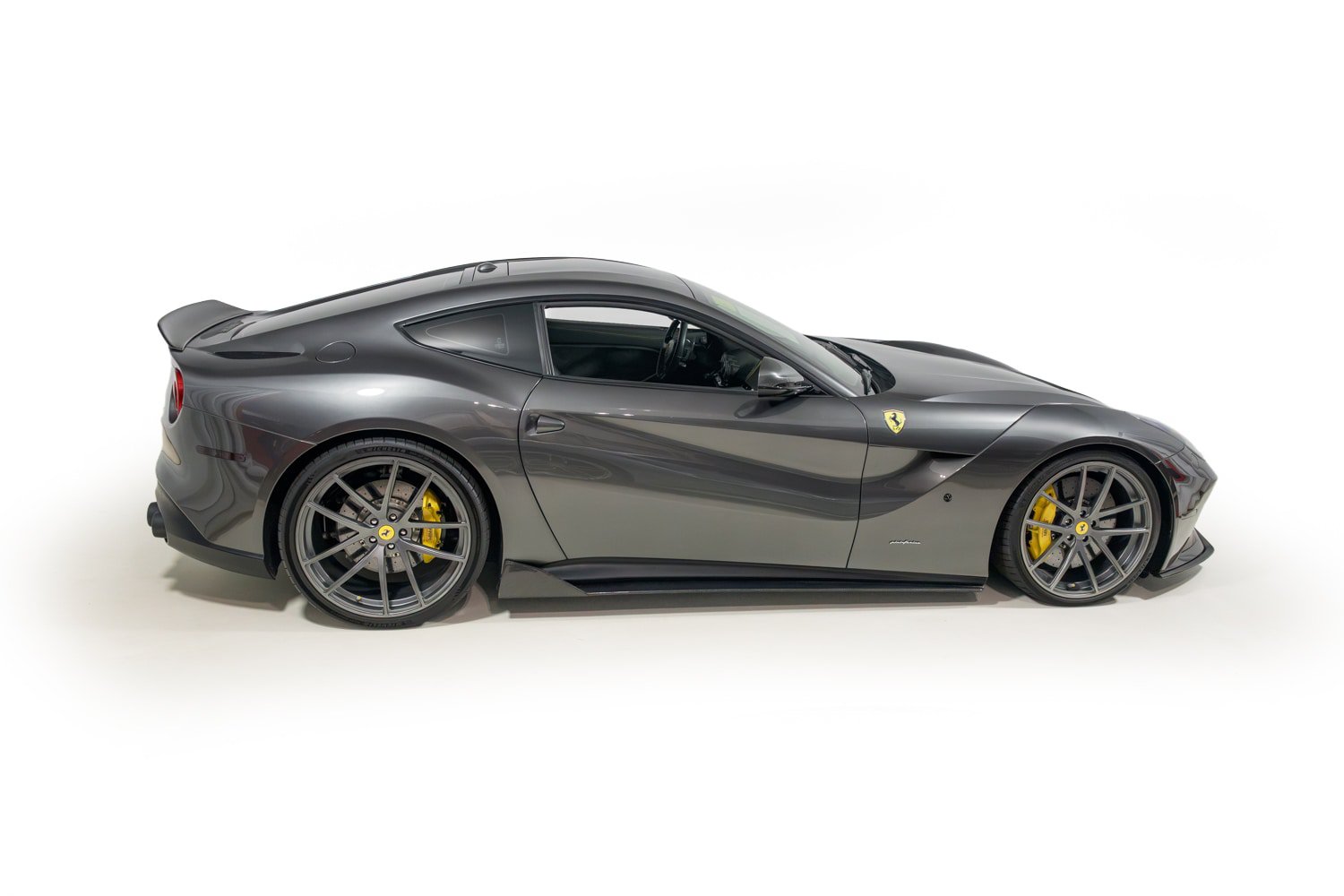 Used 2016 Ferrari F12 Berlinetta RWD image 7