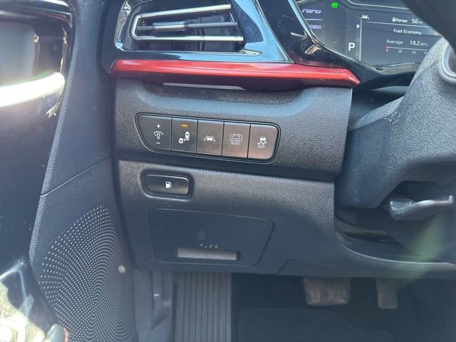 Used 2020 Kia Niro Touring image 18