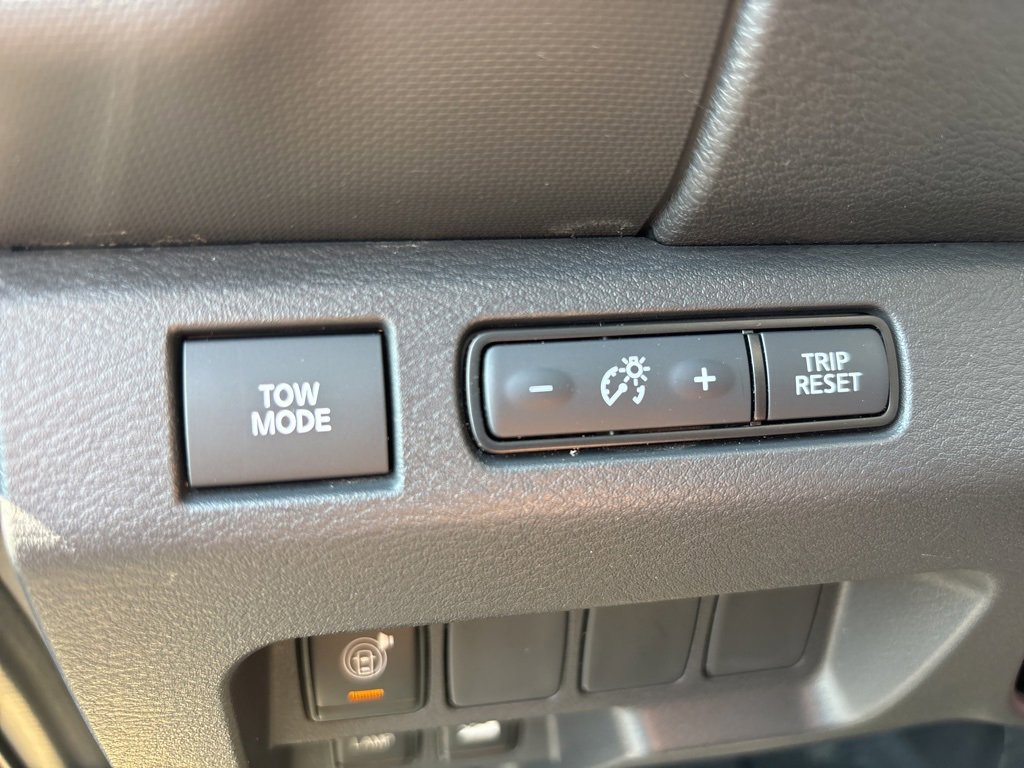 Used 2023 Nissan Frontier PRO-4X w/ Technology Package image 31