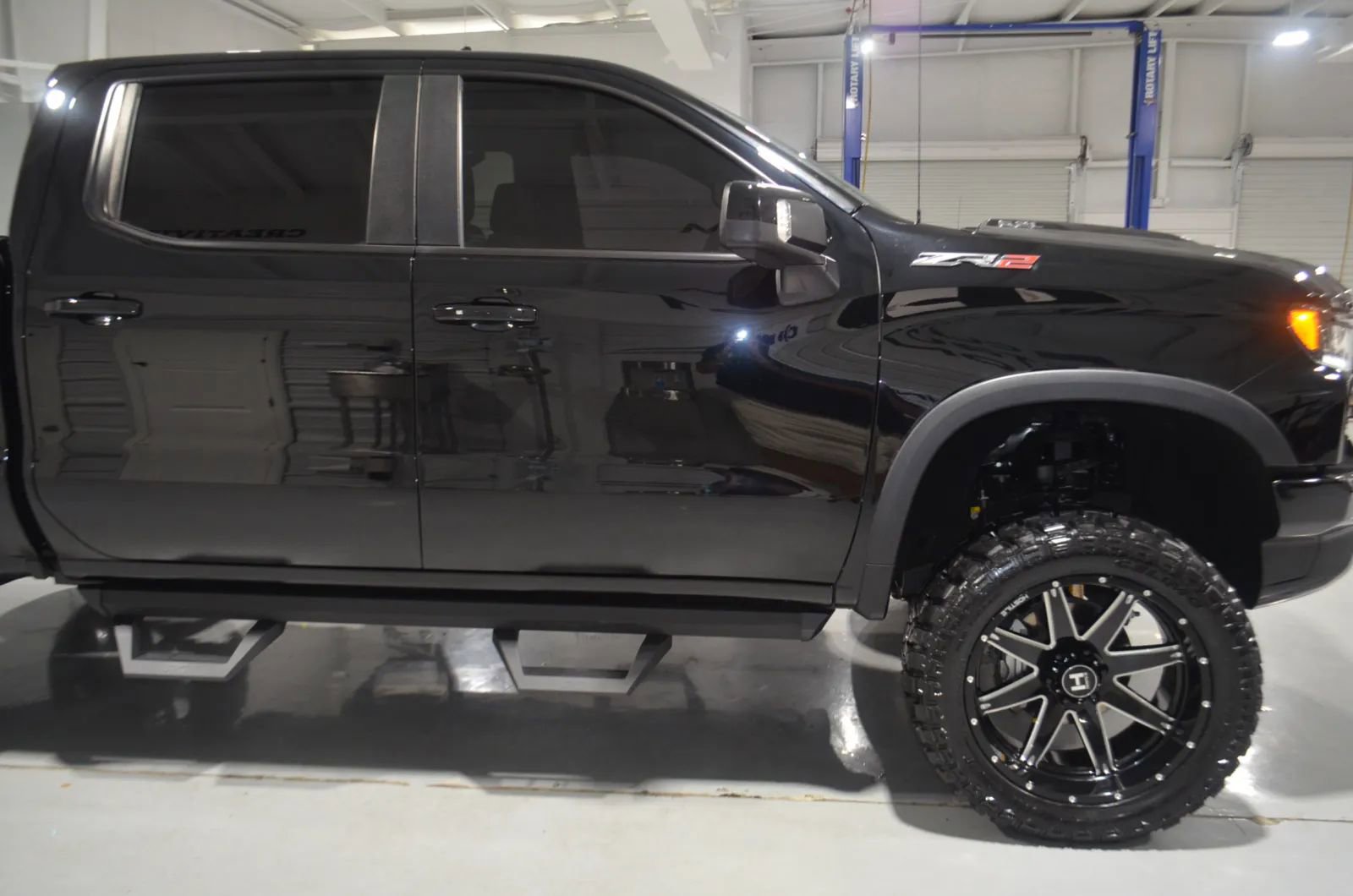 Used 2023 Chevrolet Silverado 1500 ZR2 w/ Technology Package AWD/4WD image 7